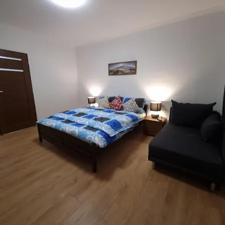 V Krušných Horách-free Parking *